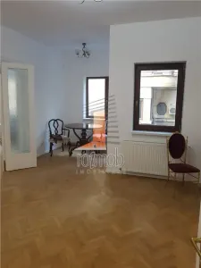 Armeneasca, apartament deosebit, 5 camere, renovat , zona cu acces facil. - foto 5