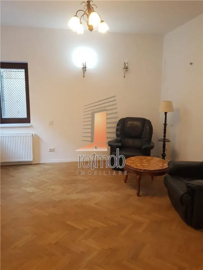 Armeneasca, apartament deosebit, 5 camere, renovat , zona cu acces facil. - foto 7