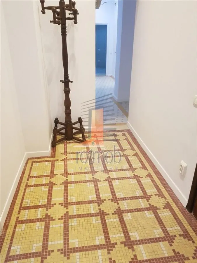 Armeneasca, apartament deosebit, 5 camere, renovat , zona cu acces facil. - foto 10