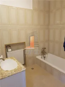 Armeneasca, apartament deosebit, 5 camere, renovat , zona cu acces facil. - foto 11