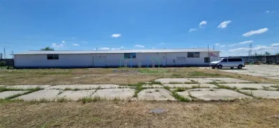 Doua hale in suprafata de 357  mp respectiv 475 mp si 5423 mp teren intravilan in Isalnita - foto 6