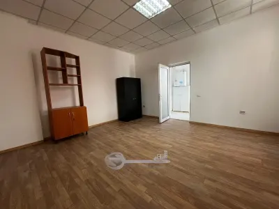 Apartament 2 Camere Decomandat â€“ Zonă Centrală (lângă Oficiul Registrului Comerțului), Iași - foto 4
