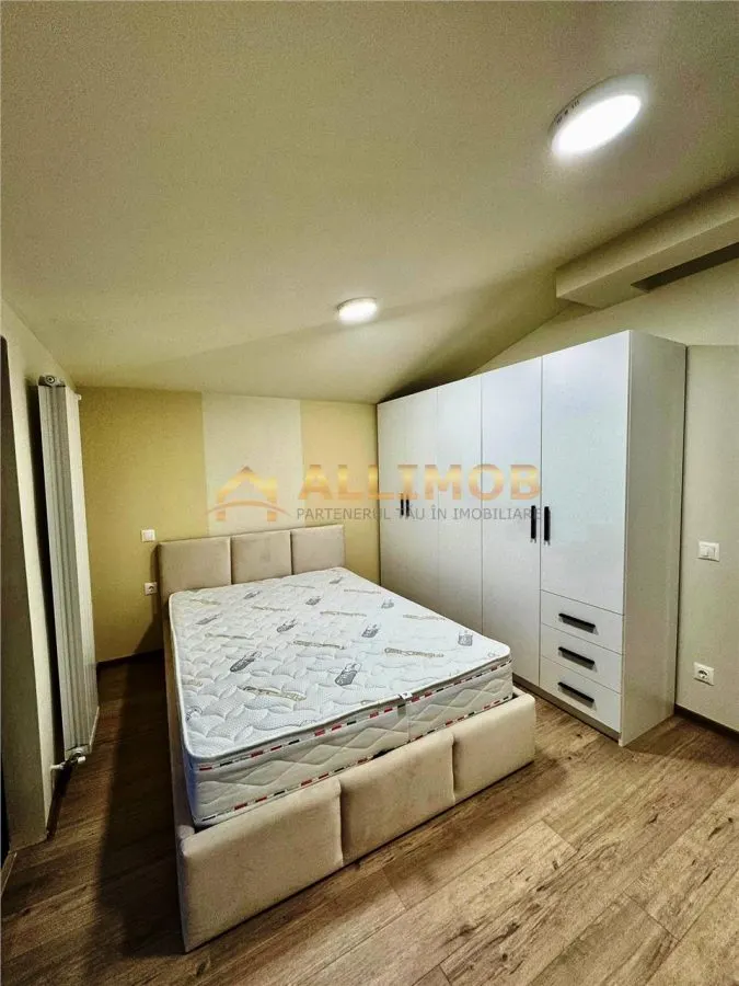 Apartament 3 camere in Ploiesti, zona Piata Mihai Viteazul - foto 9