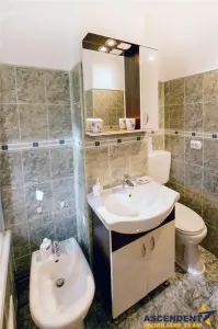 Apartament luminos cu 2 camere decomandate, Rasnov, Brasov. - foto 16