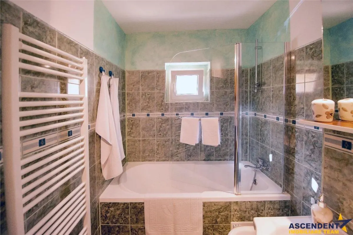 Apartament luminos cu 2 camere decomandate, Rasnov, Brasov. - foto 5