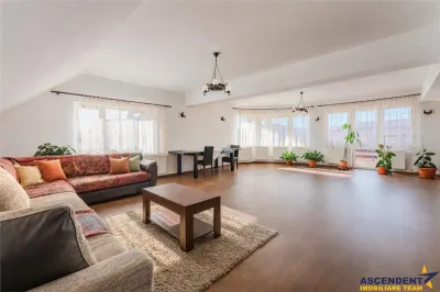 Vila solida Tractorul Coresi, spatii ample, teren 700 mp, garaj 4 masini - foto 13