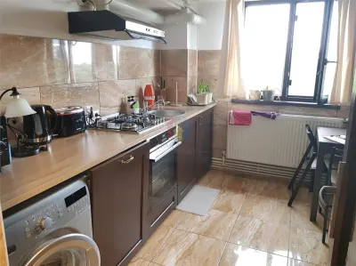 Partial Mobilat - Utilat 3 camere, zona Bariera,etaj 6 - foto 4