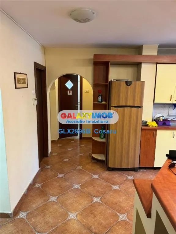 inchiriez apartament 3 camere - foto 2