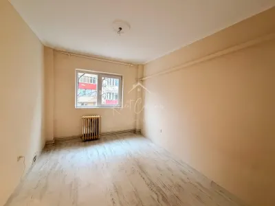 Apartament 4 camere de vânzare â€“ Apărătorii Patriei-5 minute metrou - foto 17